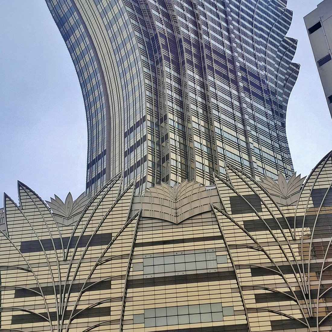 Grand Lisboa Hotel Macao: la noche como un experimento urbano 3